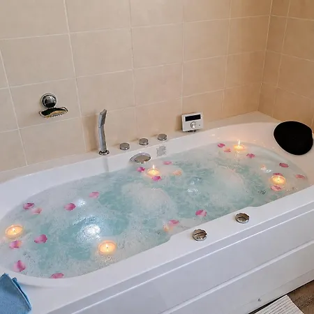 公寓 Centre - Terrasse - Baignoire Balneo - Clim *